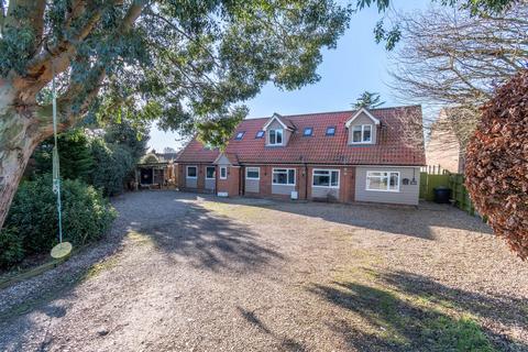 Rudham Stile Lane, Fakenham, NR21 5 bed detached house for sale