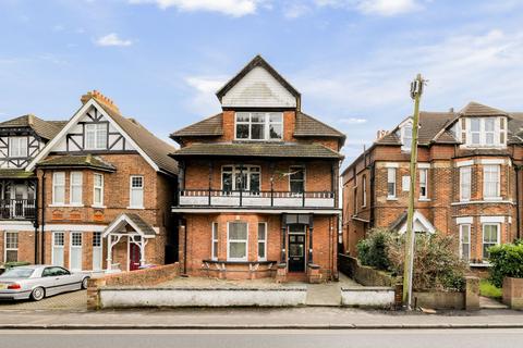Radnor Park Road, Folkestone, CT19 2 bed ground floor maisonette for sale