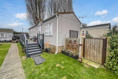 Crays Hill, Billericay, Essex 2 bed park home for sale
