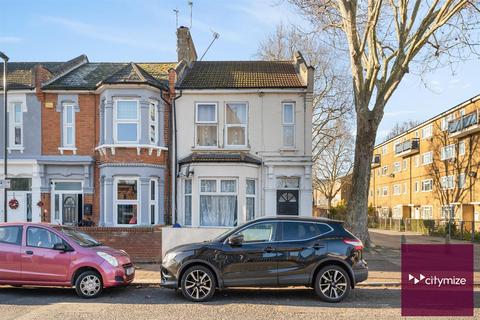 Napier Road, London 2 bed flat for sale