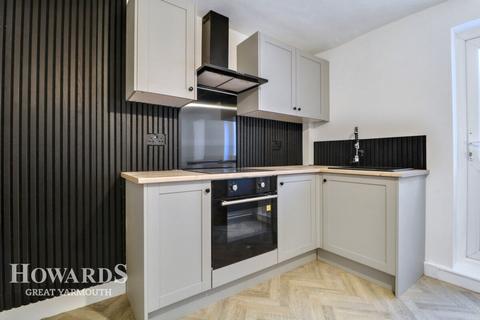 St Peters Road, Great Yarmouth 3 bed terraced house for sale