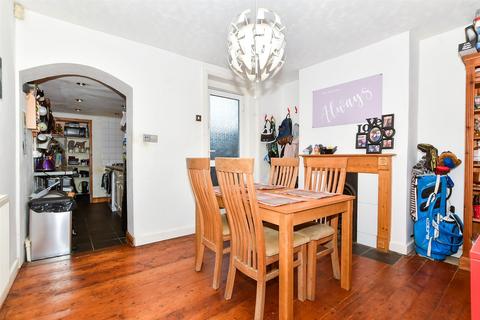 Tonbridge Road, Maidstone, Kent 2 bed terraced house for sale