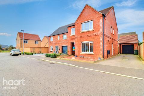Rix Place, Swaffham 4 bed detached house for sale