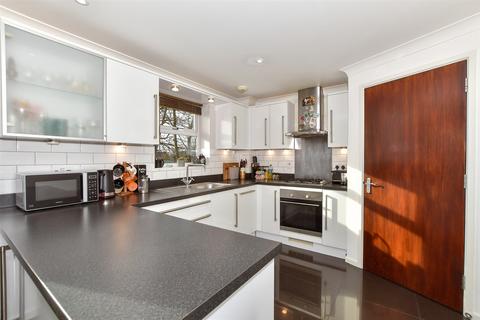 Tonbridge Road, Maidstone, Kent 2 bed apartment for sale