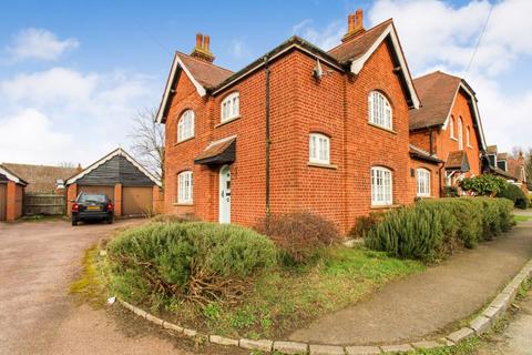 Southill Road, Biggleswade SG18 3 bed end of terrace house for sale