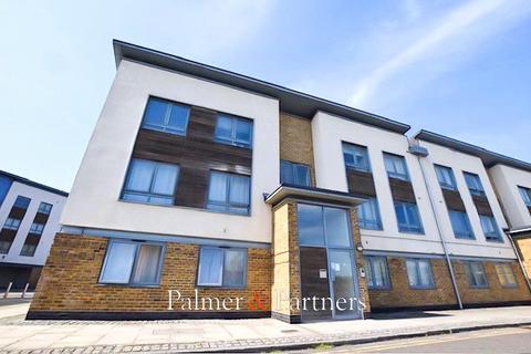 Quayside Drive, Colchester, Essex, CO2 2 bed apartment for sale