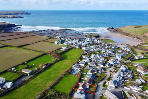 Trevone Road, Trevone, Padstow, PL28 8QX 3 bed detached bungalow for sale