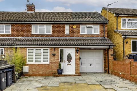 Thorley Park Road, Bishop's Stortford... 3 bed semi
