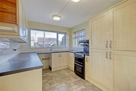 Little Wakering Road, Little... 3 bed semi