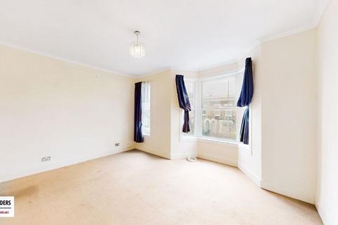 High Road Leytonstone, Leytonstone, E11 2 bed apartment for sale