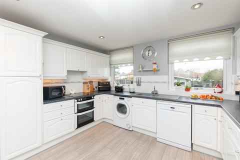 Wincrofts Drive, London 4 bed semi