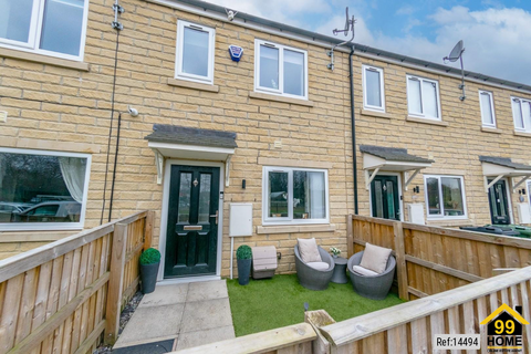 Willow Tree Court, Heckmondwike... 3 bed townhouse for sale