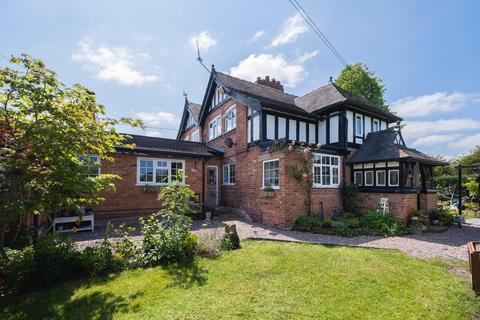 School Lane, Bunbury 4 bed semi