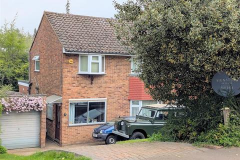 Kindersley Way, Abbots Langley 3 bed semi