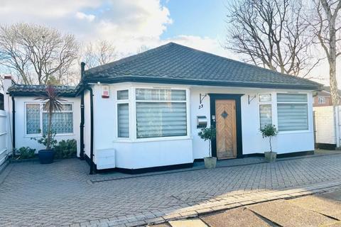 Sunnydale Gardens, Mill Hill, NW7 3 bed detached bungalow for sale
