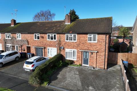 Wheatley Close, Welwyn Garden City, AL7 3 bed semi