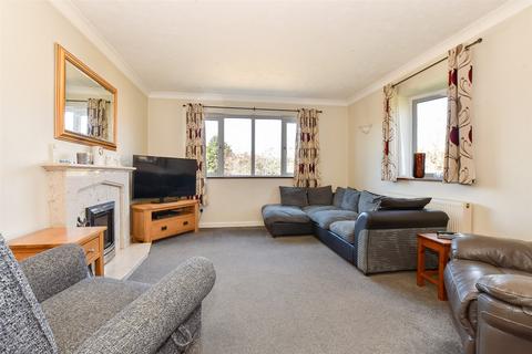 Elliston Road, Totland Bay, Isle of... 6 bed chalet for sale
