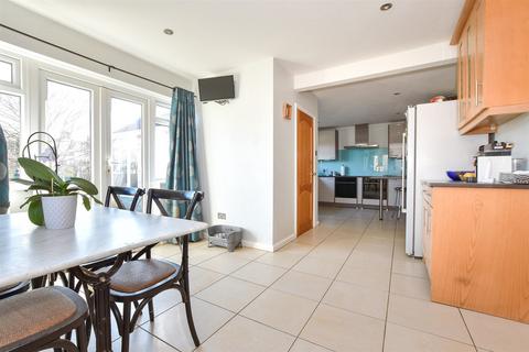 Elliston Road, Totland Bay, Isle of... 6 bed chalet for sale