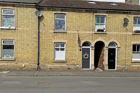 Alexandra Road, Stamford 2 bed terraced house for sale