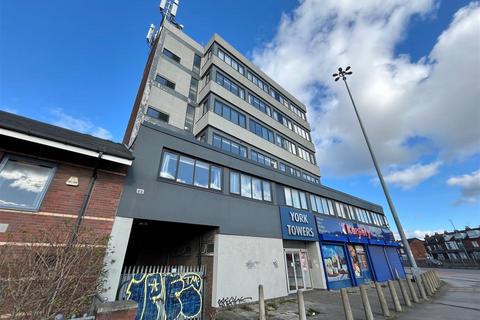York Towers, York Road, Leeds 1 bed apartment for sale