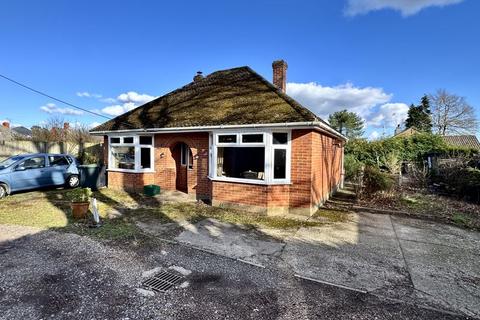 Oakhurst Lane, Ferndown BH22 2 bed bungalow for sale