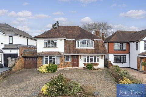 Lee Grove, Chigwell IG7 4 bed detached house for sale