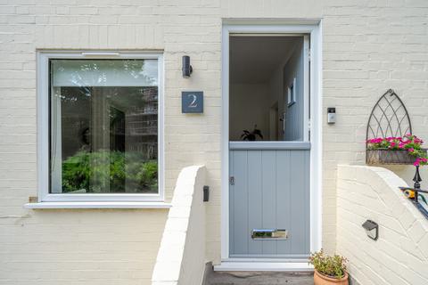 Susan Wood, Chislehurst 2 bed apartment for sale