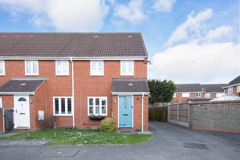 Lindsey Court, Rayleigh, SS6 2 bed end of terrace house for sale