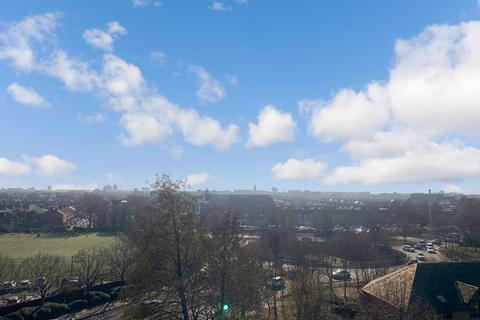 Victoria Road, Southsea, Hampshire 2 bed apartment for sale