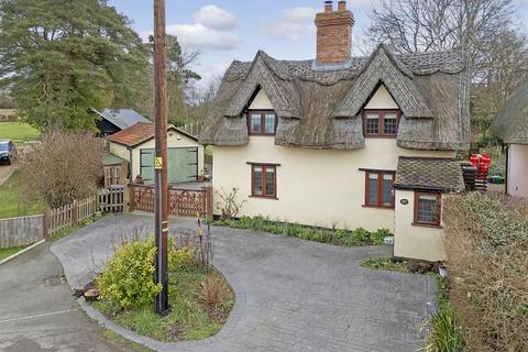 Hornells Corner, Little Leighs... 3 bed cottage for sale