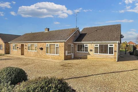 Leverington Common, Leverington, PE13 4 bed detached bungalow for sale