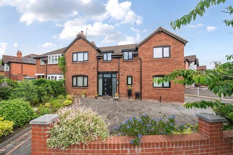 9 Oakley Street, Belle Vue... 4 bed semi