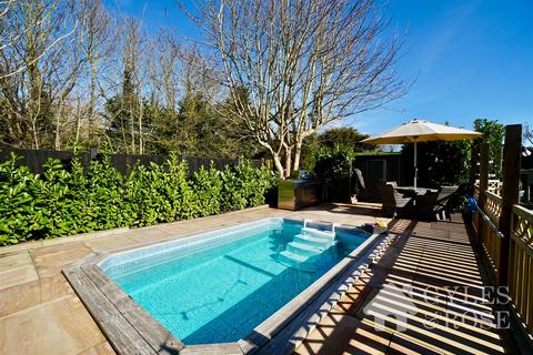 Fronks Road, Harwich 4 bed detached house for sale
