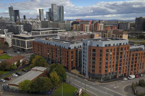 at Merchant's Wharf, B2M Merchants... 3 bed flat for sale