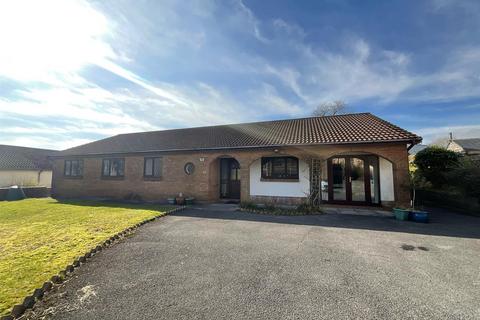 Maesquarre Road, Ammanford SA18 4 bed detached bungalow for sale