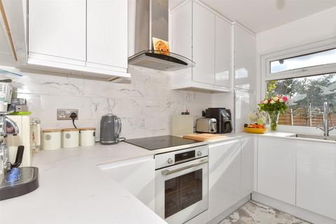 Sutherland Avenue, Welling, Kent 4 bed semi