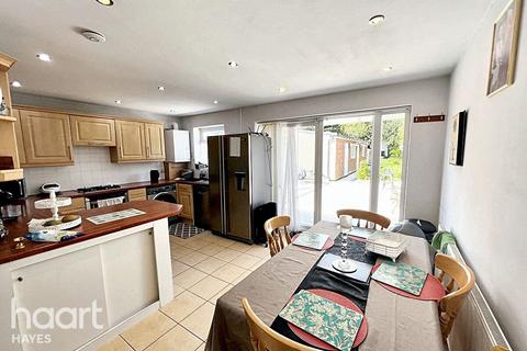 Shakespeare Avenue, Hayes 4 bed semi