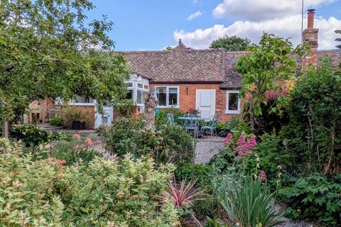 Worcester Road, Evesham WR11 3 bed bungalow for sale