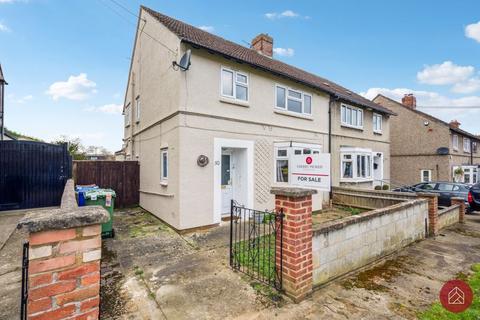 Marlborough Avenue, Kidlington OX5 3 bed semi