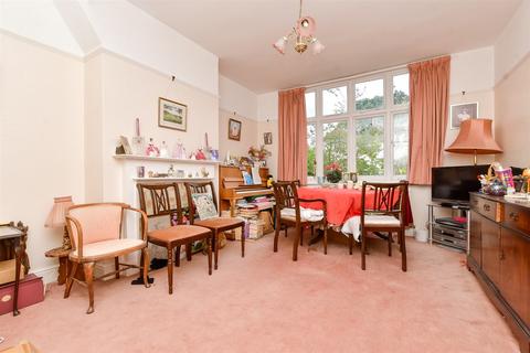 Highlands Avenue, Leatherhead, Surrey 3 bed chalet for sale