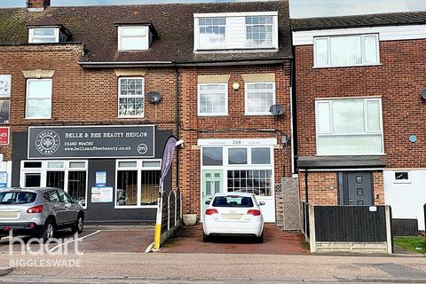 Hitchin Road, Henlow 2 bed flat for sale