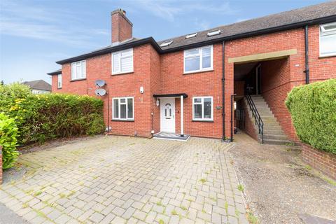 Lyme Regis Road, Banstead 2 bed maisonette for sale