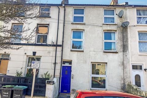 Wellington Street, Gravesend, Kent 2 bed flat for sale