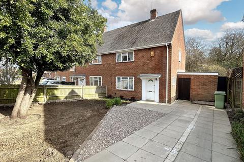 Ladycross Road, Hythe, SO45 2 bed semi