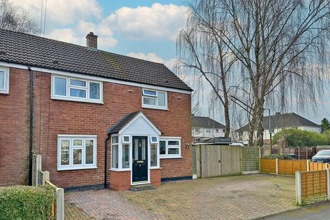 Lilac Drive, Wombourne, WV5 3 bed semi