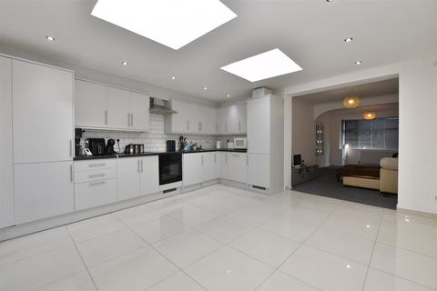 Wray Avenue, Ilford, Essex 3 bed terraced house for sale