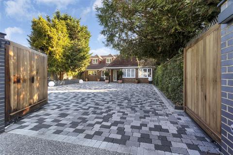 New Park Road, Newgate Street, Hertford 4 bed detached house for sale
