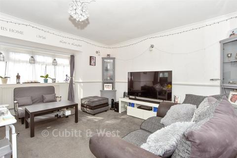 Drift Lane, Selsey, West Sussex 2 bed detached bungalow for sale