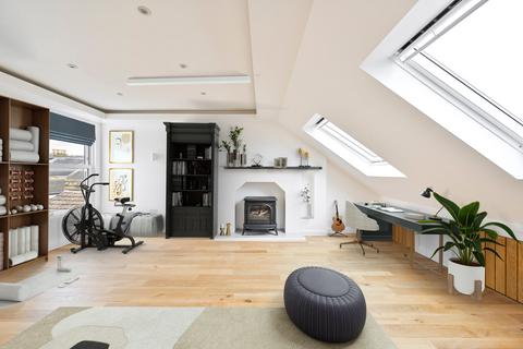 Beryl Road, London W6 4 bed terraced house for sale