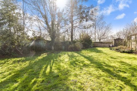 Claygate Road, Yalding, Maidstone, Kent 4 bed semi